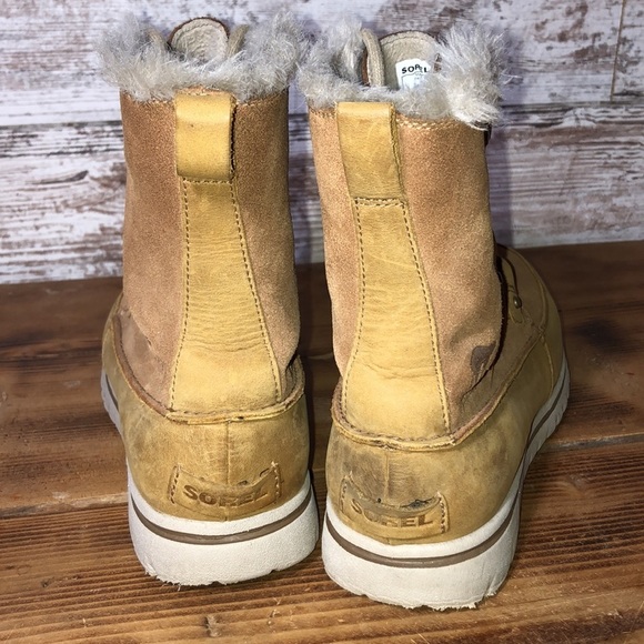 Sorel Women's Cozy Joan Boots like new tan boots size 9.5 waterproof lace boots‌ - Picture 11 of 13